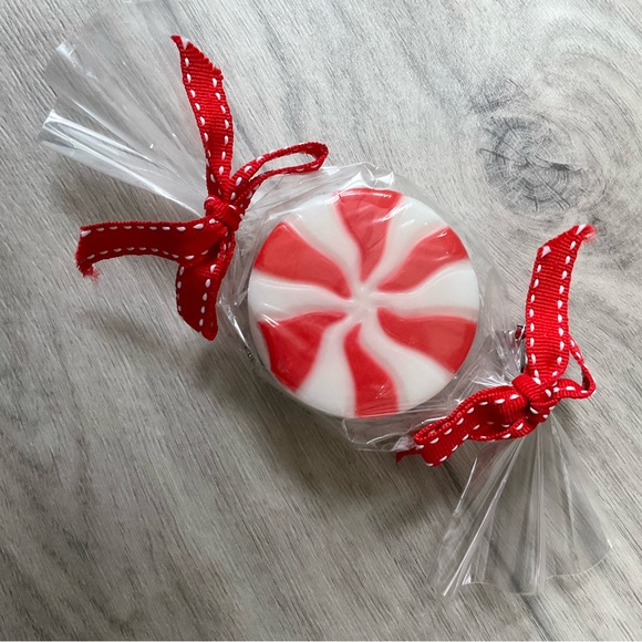 Pier 1 Lot of 6 scented Christmas Soap, gingerbread, peppermint, brownie scented - Picture 8 of 16